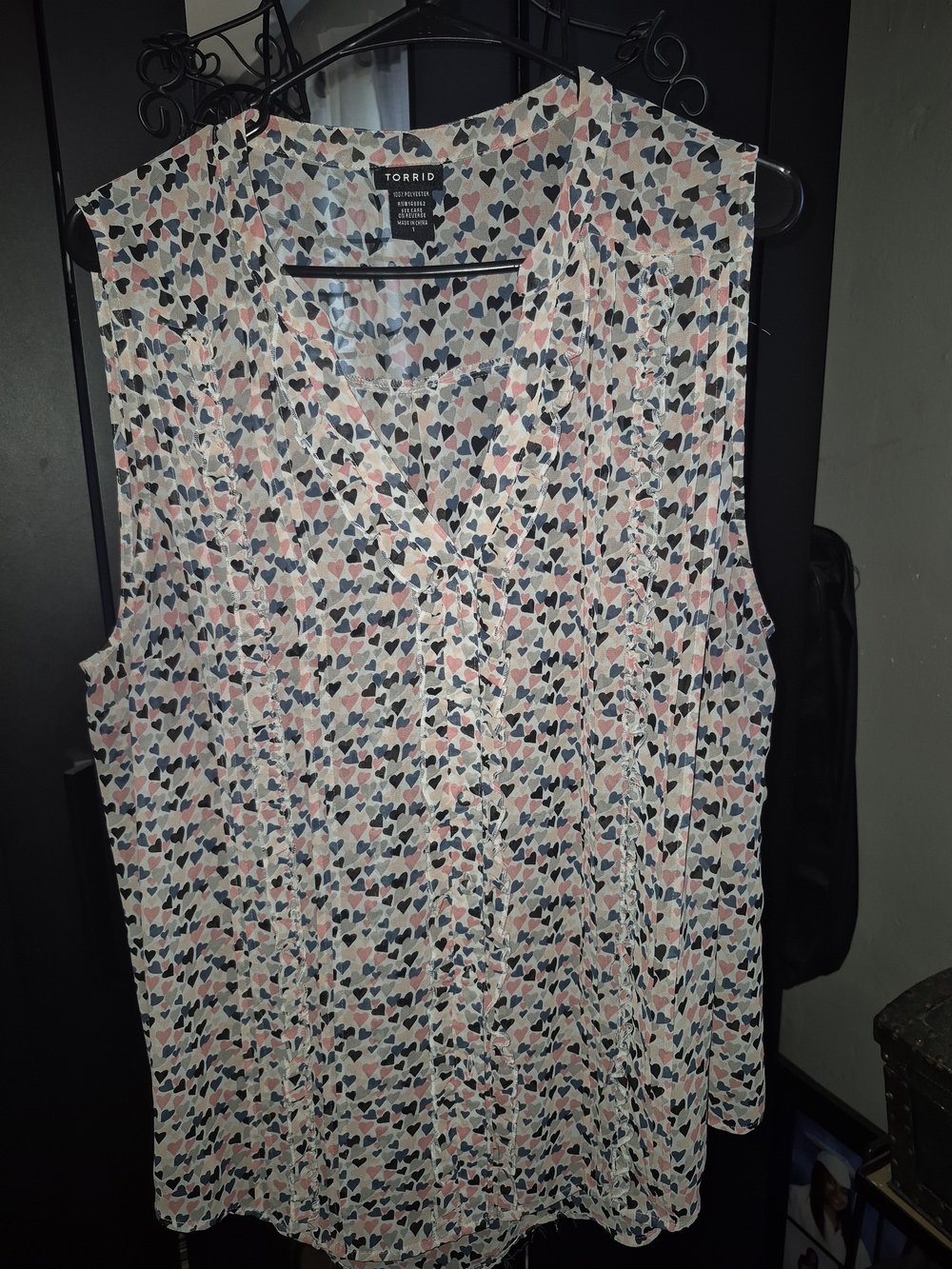 torrid Cream Shell with Pink & Navy Heart Print